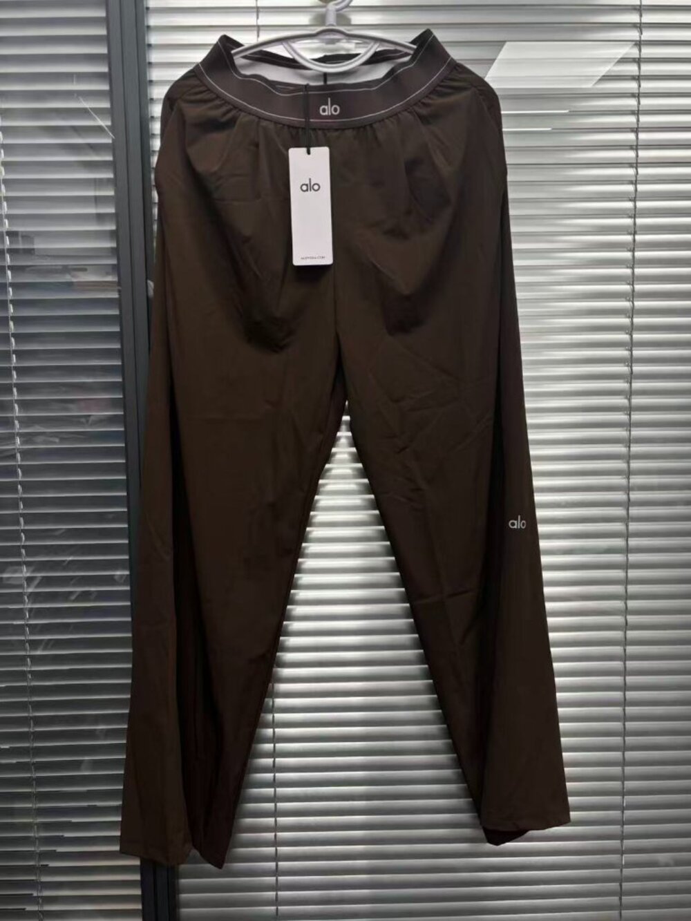 ALO Yoga Women's Suit Pants, Standard Size, Coffee Brown, Daily Wear 🛍️ - Picture 2 of 5